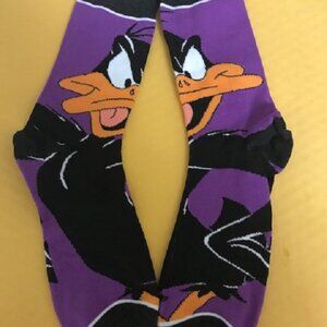 PAIR OF DAFFY DUCK SOCKS UNISEX SIZE 6-12 BNWOT